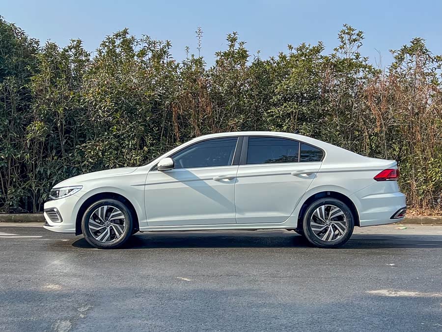 Volkswagen Bora 2025 immagine di auto #7