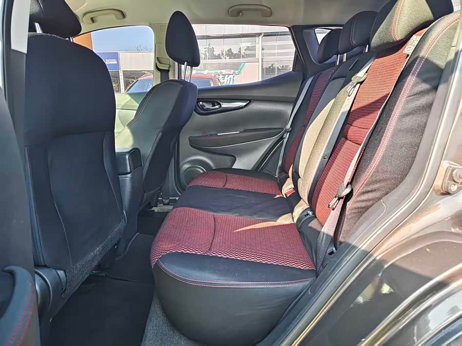 Nissan Qashqai 2017 car image #7