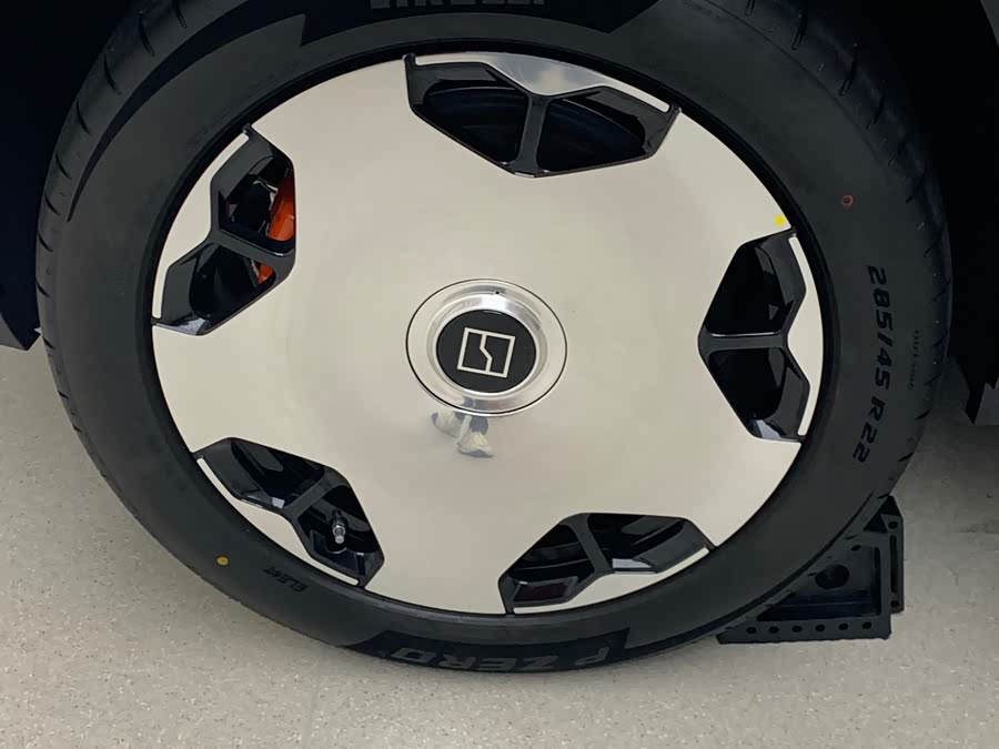 极氪 极氪9X 汽车图片 #7