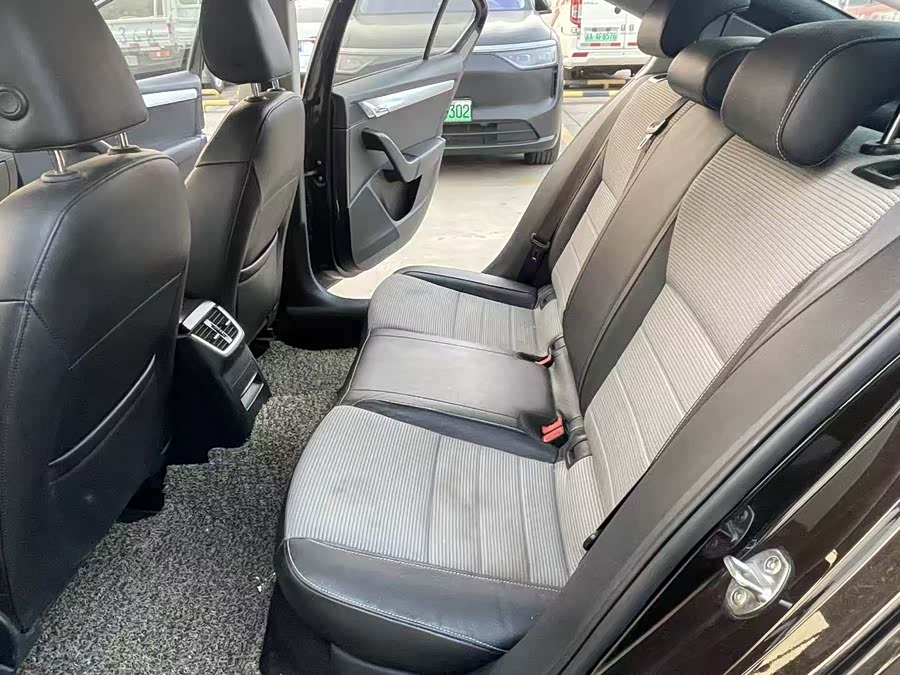 Skoda Octavia 2016 car image #7