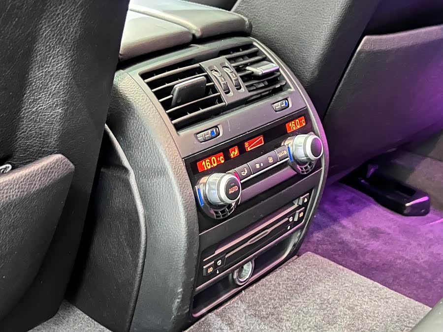 BMW M5 2014 car image #7