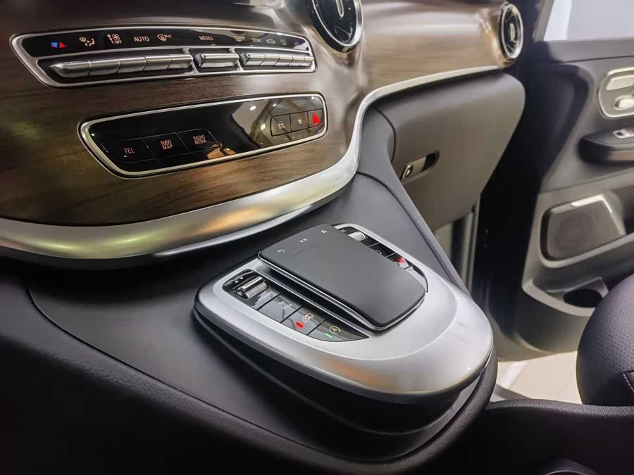 Mercedes-Benz V Class 2024 car image #7