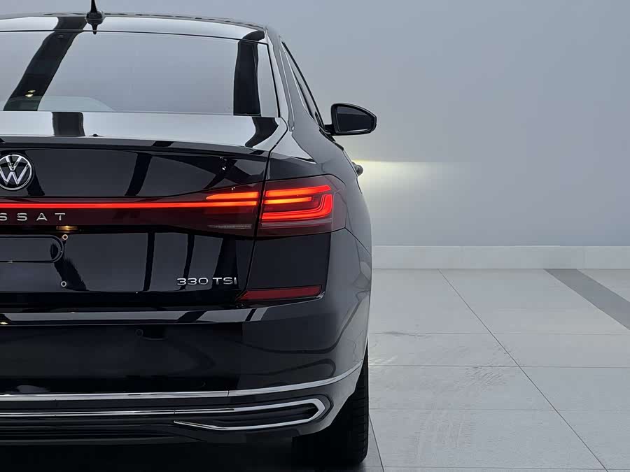 Volkswagen Passat 2024 immagine di auto #7