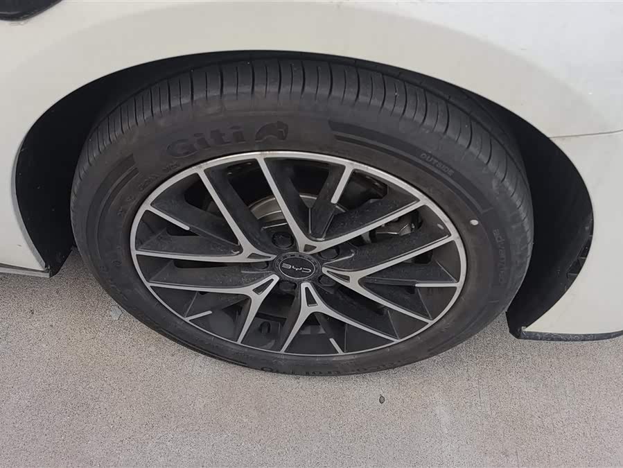 BYD Seal 07 DM-i 2025 car image #7