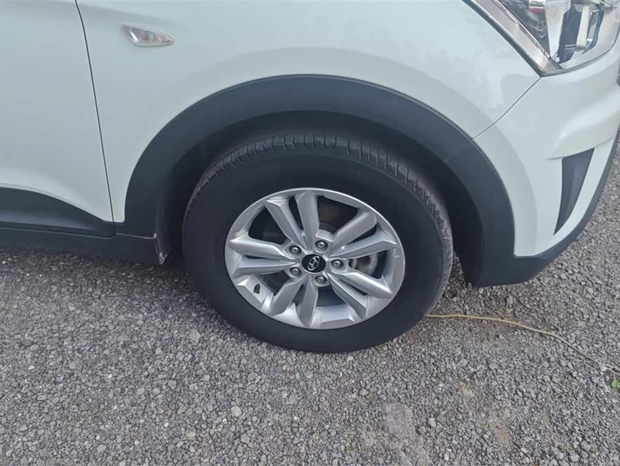 Hyundai ix25 2016 car image #7