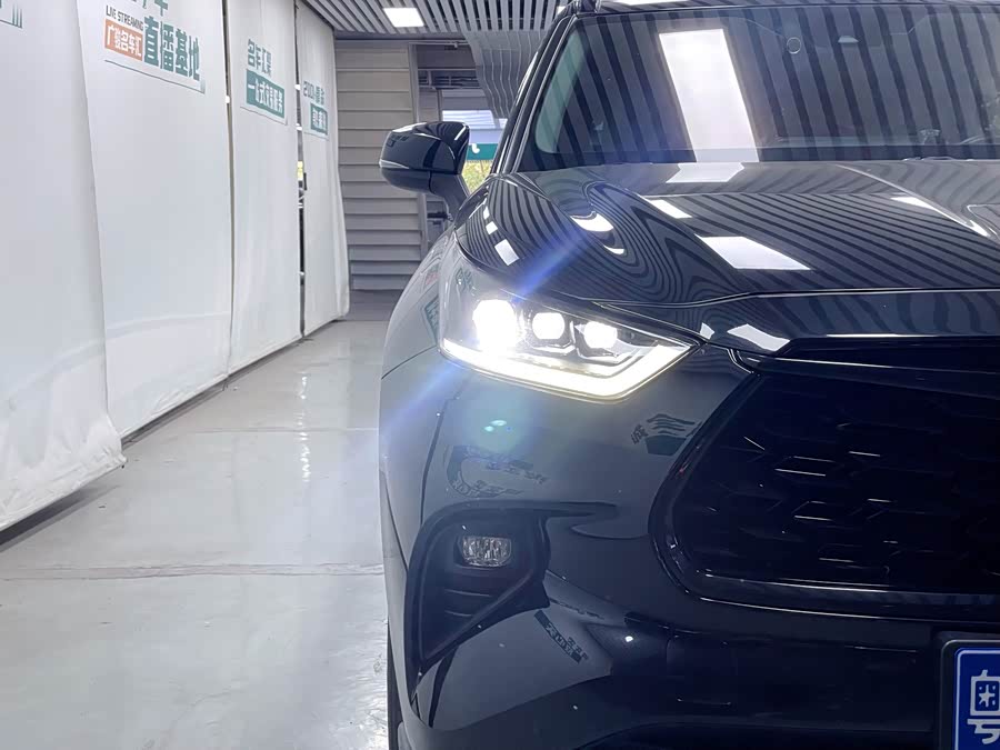 Toyota Highlander 2023 car image #7