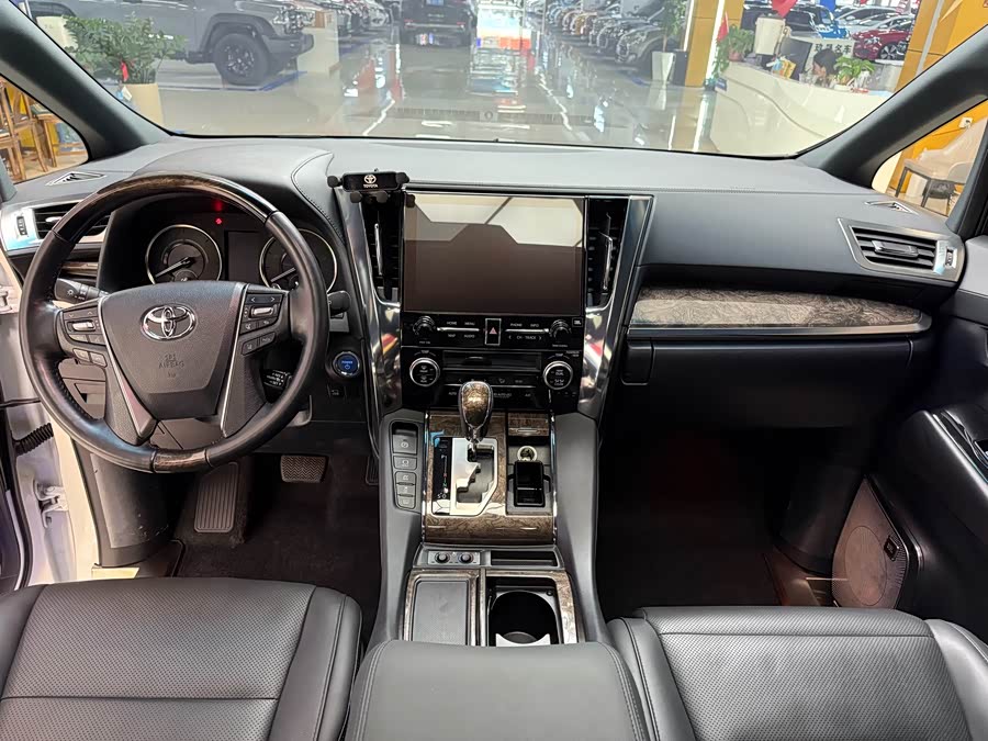Toyota Alphard 2022 car image #7