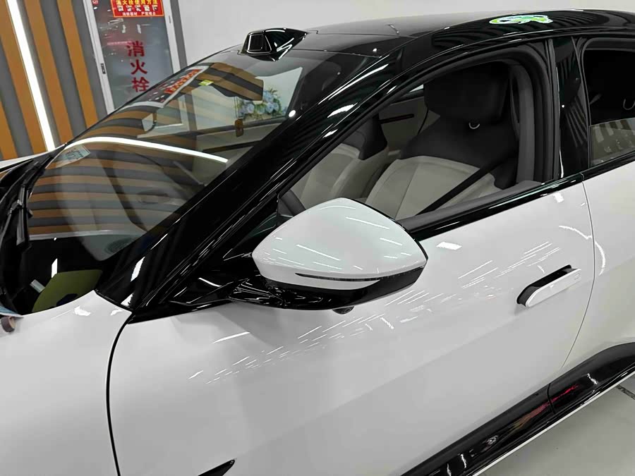 Avatr 06 2025 car image #7