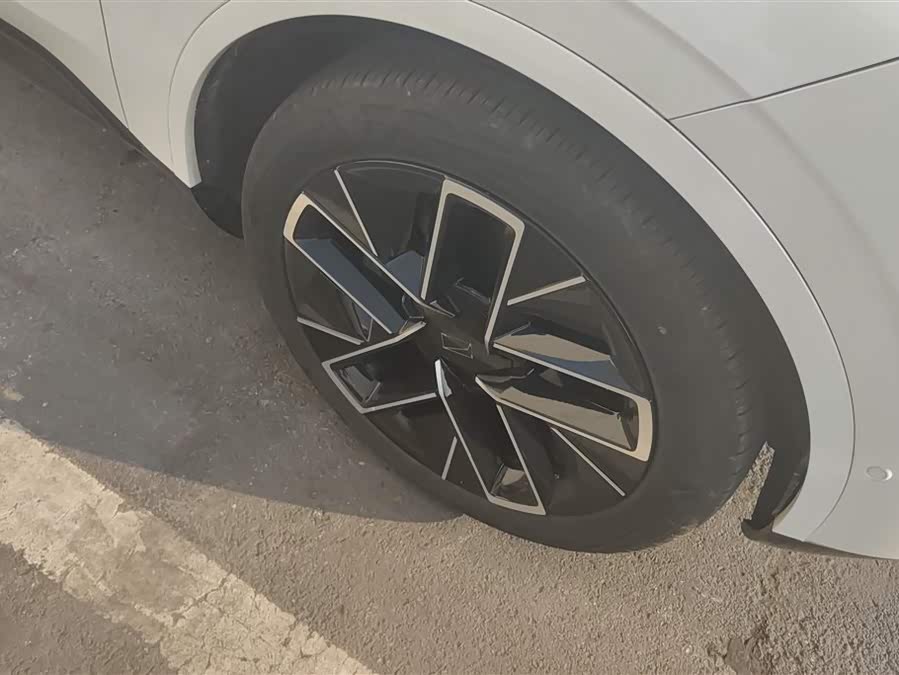 Avatr 11 2024 #7 Avatr 11 2024 car image #7