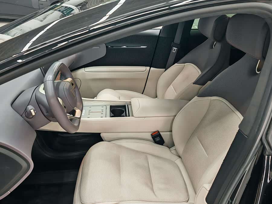 Avatr 12 2023 car image #7