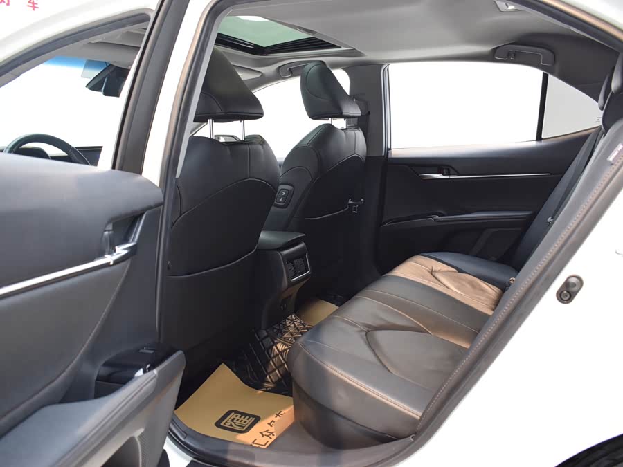 Toyota Camry 2021 immagine di auto #7