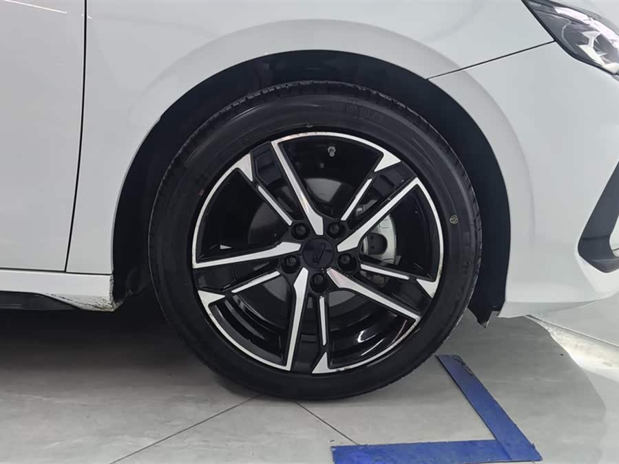 GEELY Binray 2024 car image #7