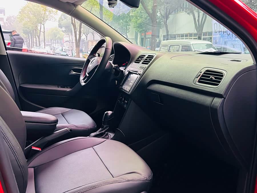 Volkswagen Polo 2015 immagine di auto #7