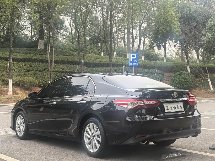 Toyota Camry 2022 immagine di auto #7