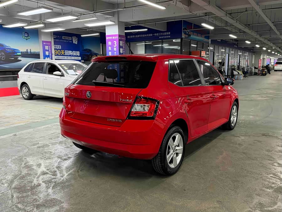 Skoda Fabia 2019 immagine di auto #7