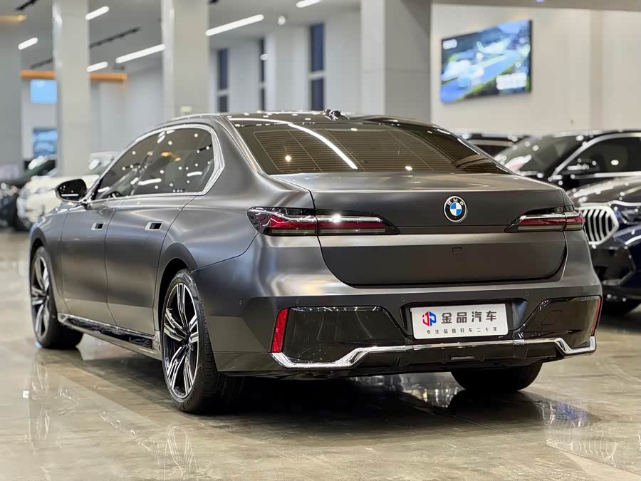 BMW 7 Series 2023 car image #7