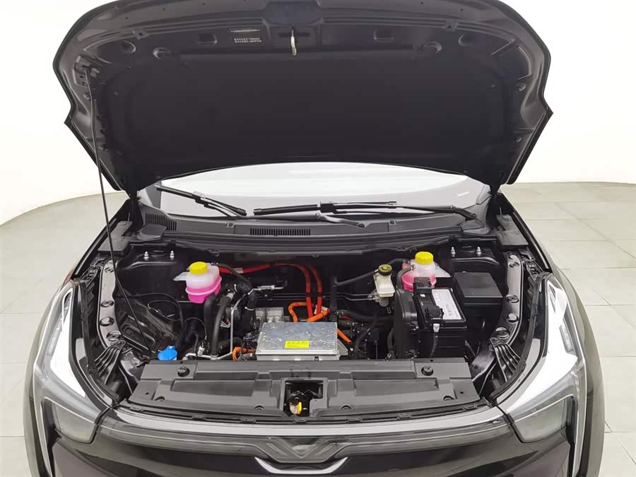 哪吒汽车 哪吒U 2022 #7 哪吒汽车 哪吒U 2022 汽车图片 #7