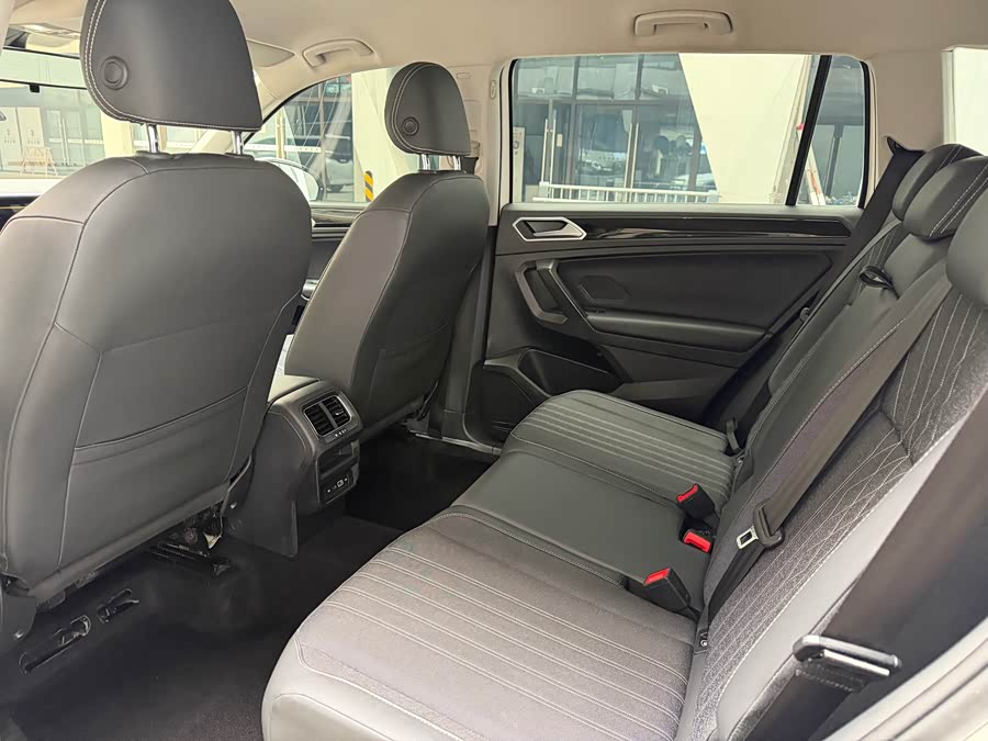 Volkswagen Tiguan L 2022 #7 Volkswagen Tiguan L 2022 car image #7