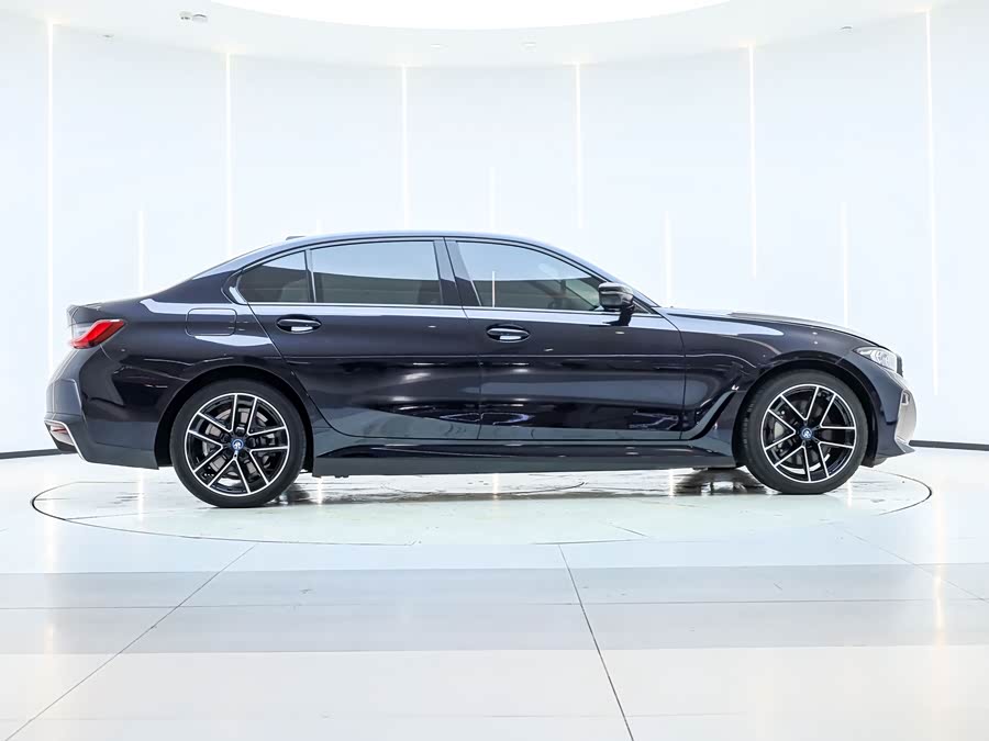 BMW i3 2023 immagine di auto #7