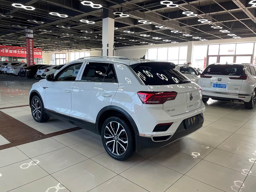 Volkswagen T-Roc 2021 car image #7