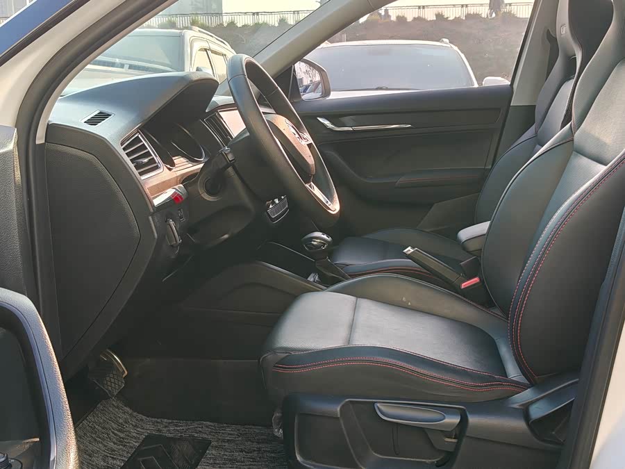 Skoda Kamiq 2021 изображение автомобиля #7