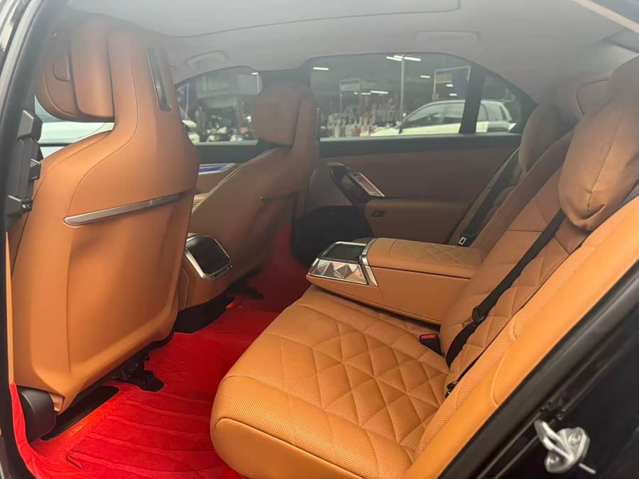 BMW 7 Series 2024 #7 BMW 7 Series 2024 car image #7