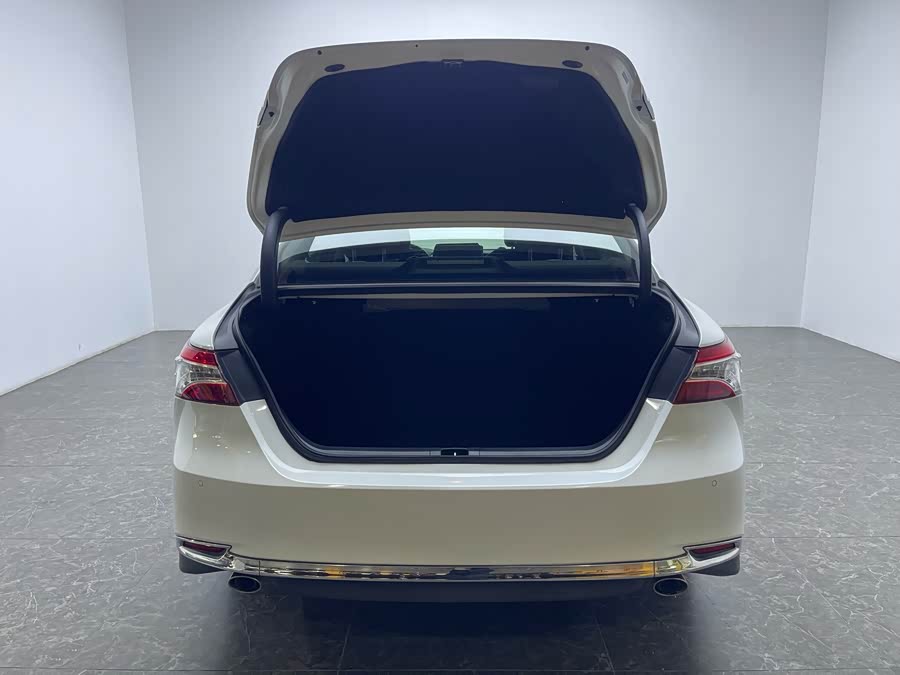 Toyota Camry 2023 car image #7