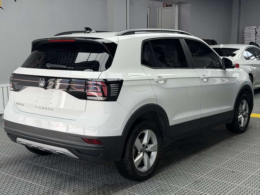 Volkswagen T-Cross 2022 car image #7