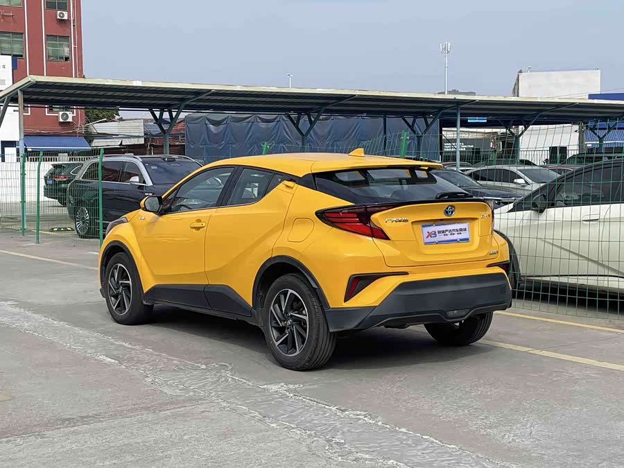 Toyota C-HR 2021 immagine di auto #7