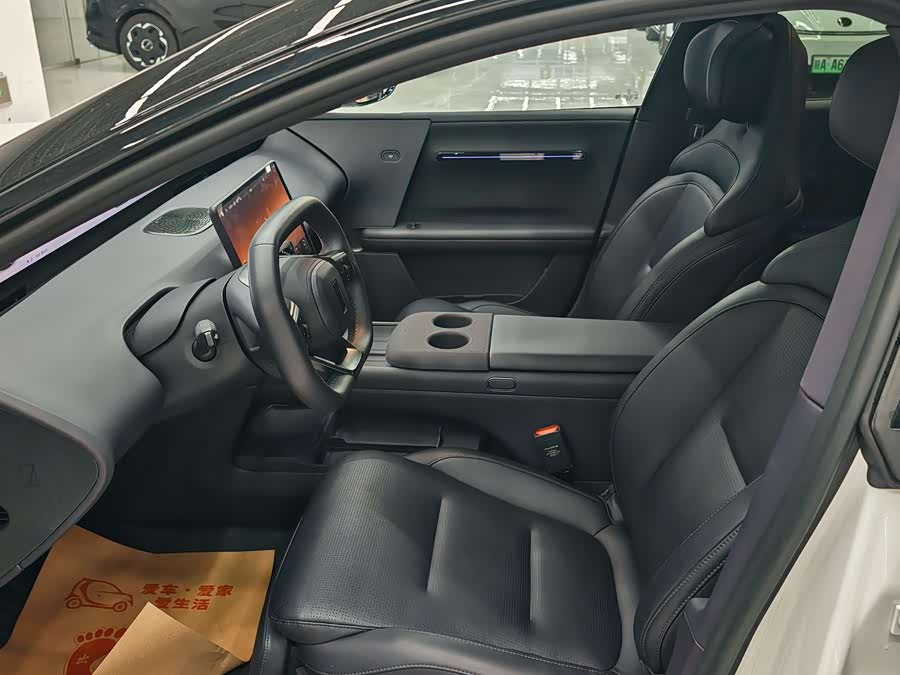 Avatr 06 2025 car image #7