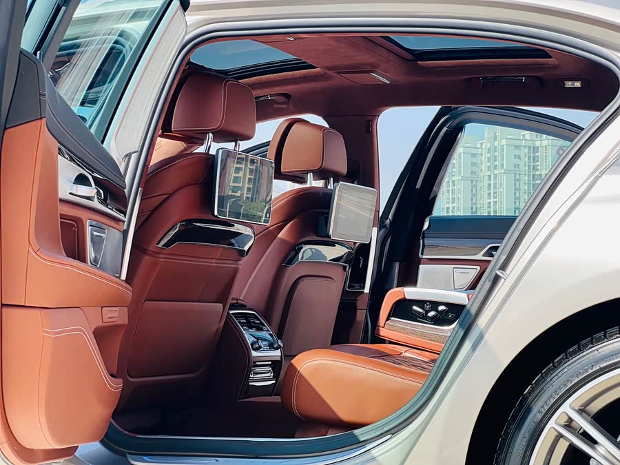 BMW 7 Series 2021 car image #7