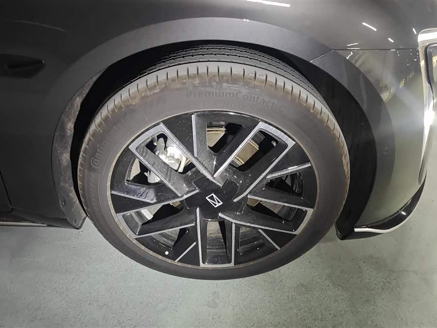 Avatr 06 2025 car image #7