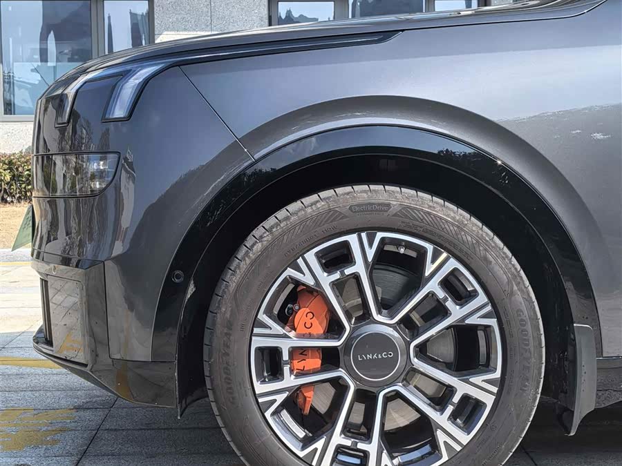Lynk & Co 900 2025 car image #7