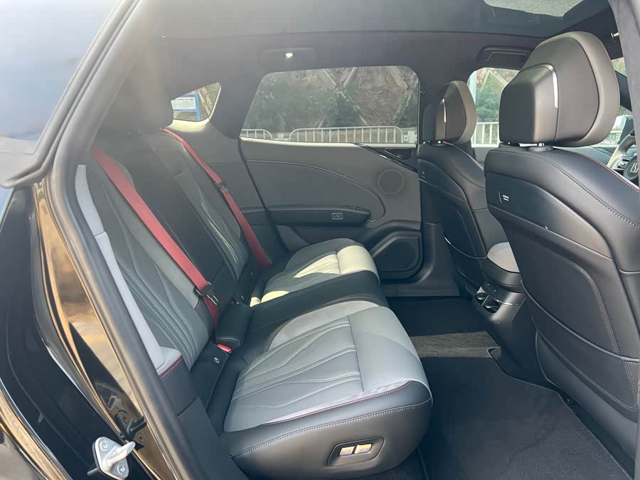 极氪 极氪007 2025 汽车图片 #7