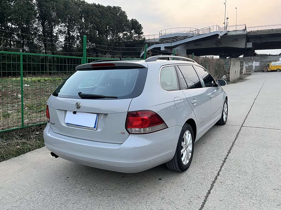 Volkswagen Golf (Imported) 2011 immagine di auto #7