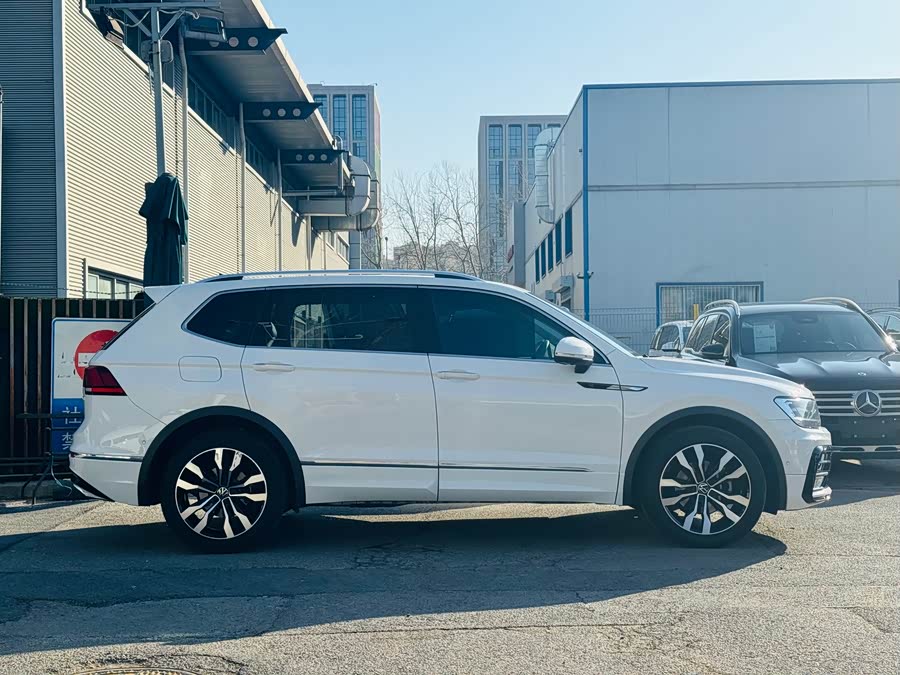 Volkswagen Tiguan L 2020 #7 Volkswagen Tiguan L 2020 car image #7