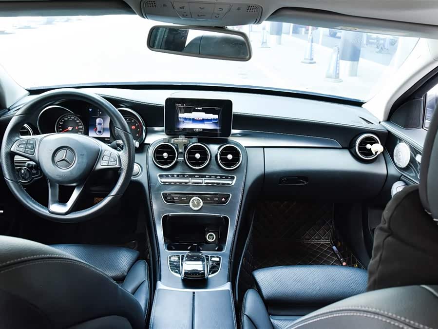 Mercedes-Benz C Class 2018 car image #7