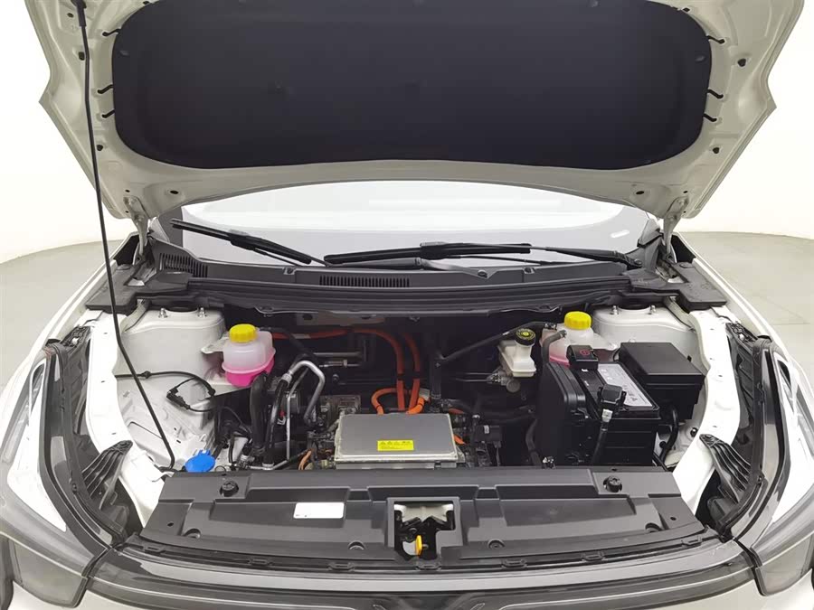 哪吒汽车 哪吒U 2021 汽车图片 #7