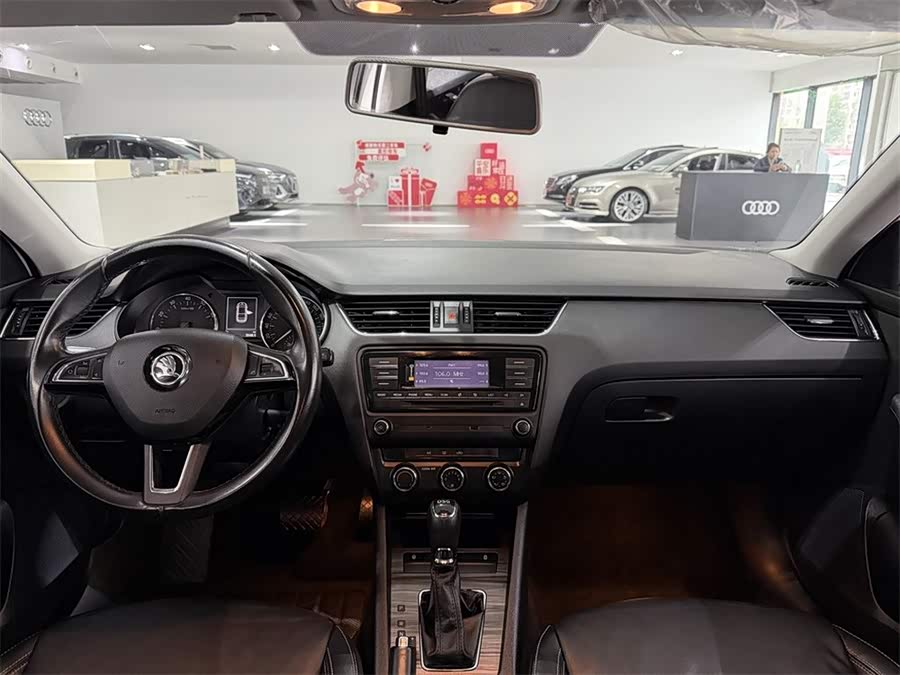 Skoda Octavia 2017 car image #7