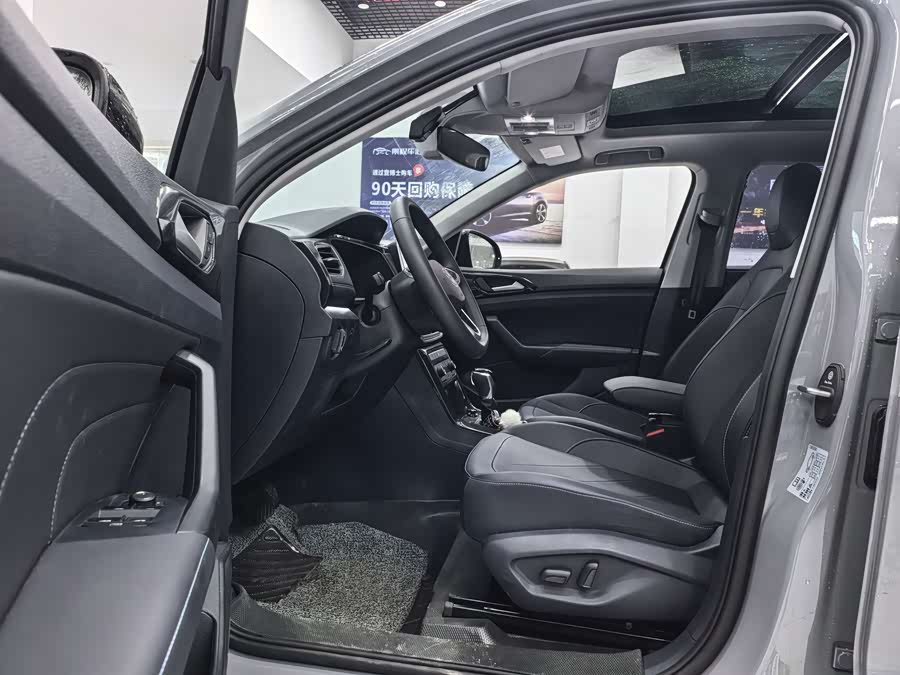 Volkswagen Tharu 2025 car image #7
