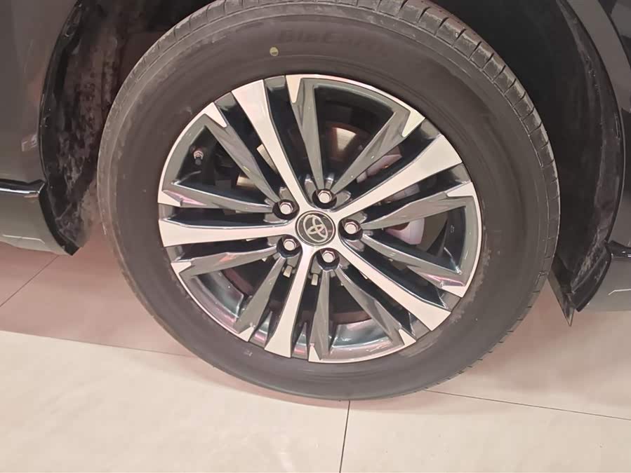 Toyota Venza 2024 immagine di auto #7