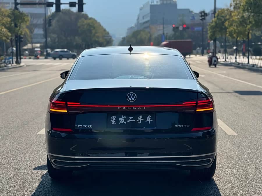 Volkswagen Passat 2025 صورة سيارة #7
