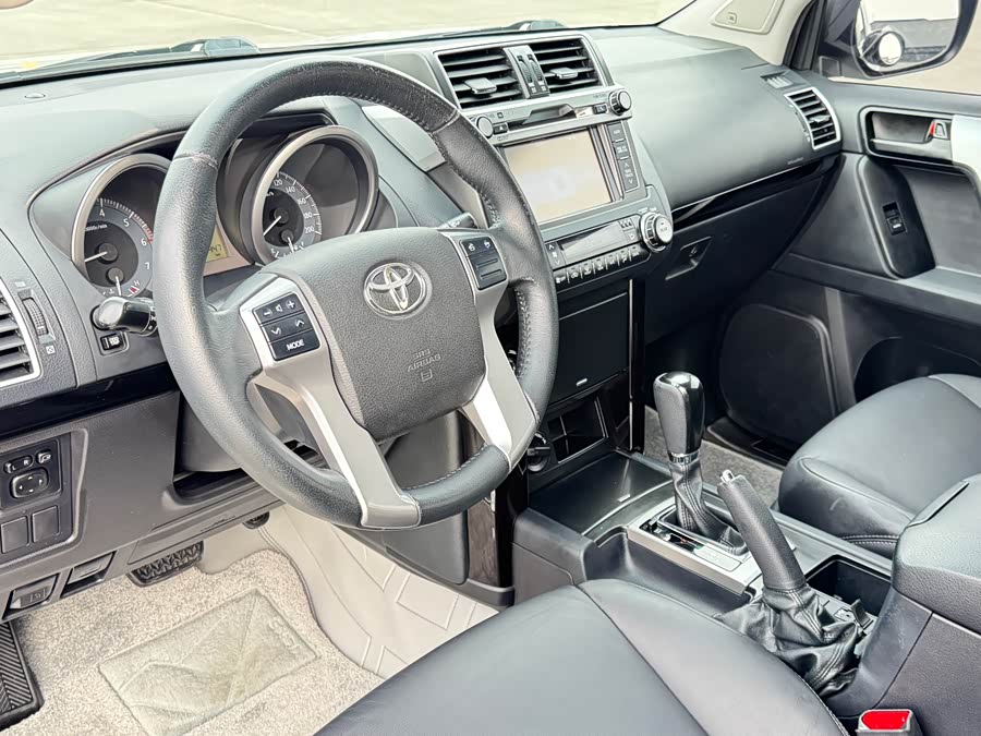 Toyota Land Cruiser Prado 2016 #7 Toyota Land Cruiser Prado 2016 car image #7