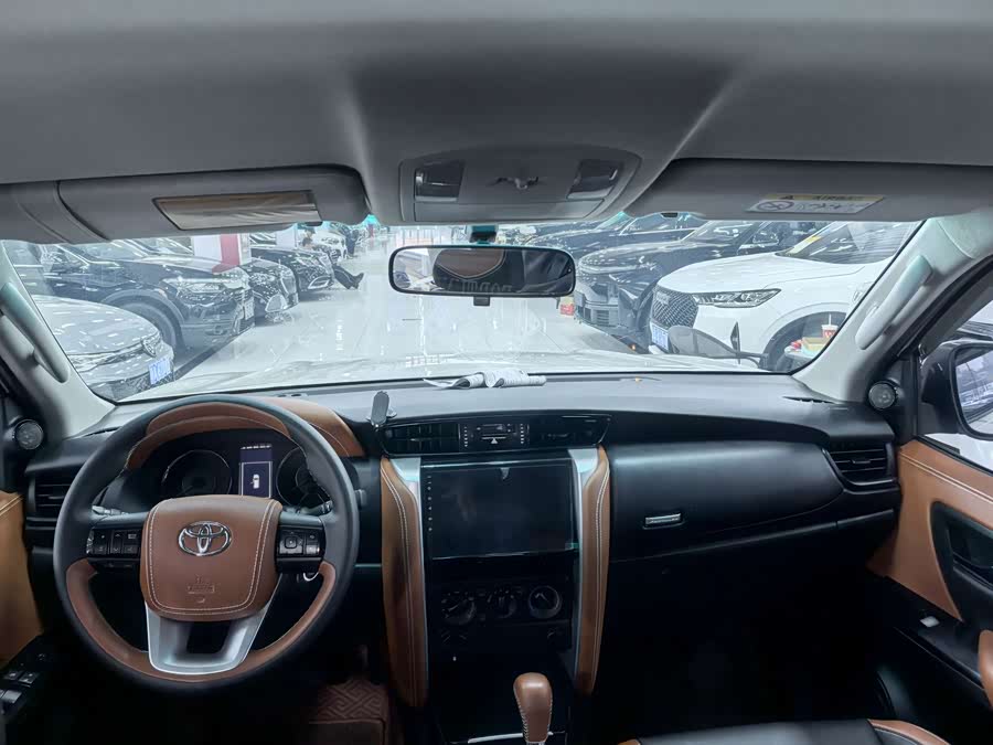 Toyota Fortuner 2019 car image #7