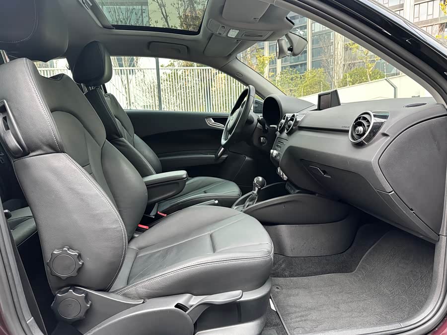 Audi A1 2015 car image #7