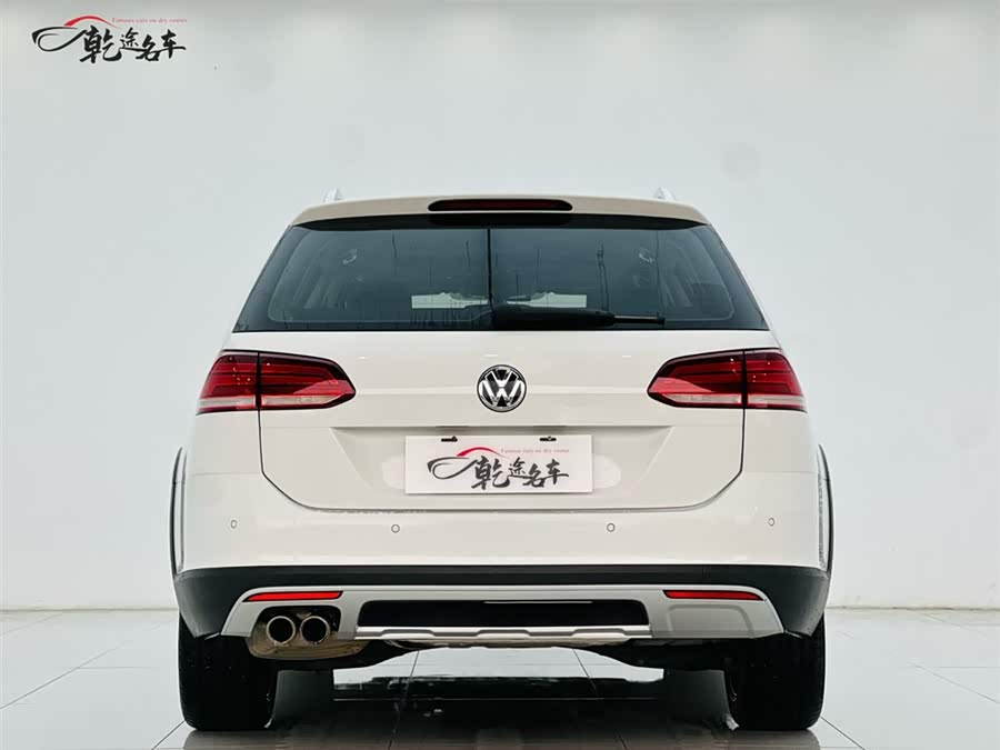 Volkswagen Golf (Imported) 2020 car image #7