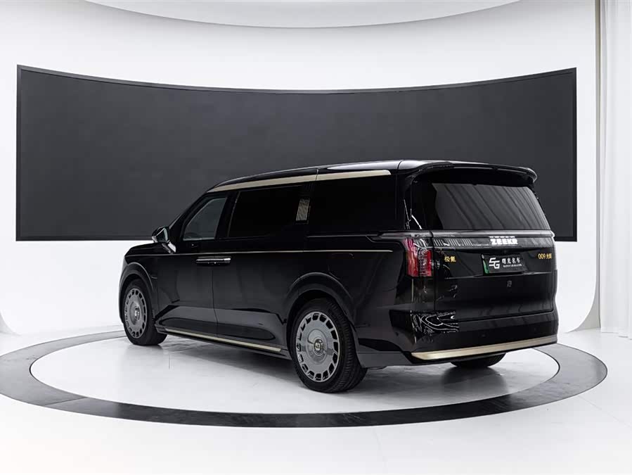 极氪 极氪009 2025 汽车图片 #7