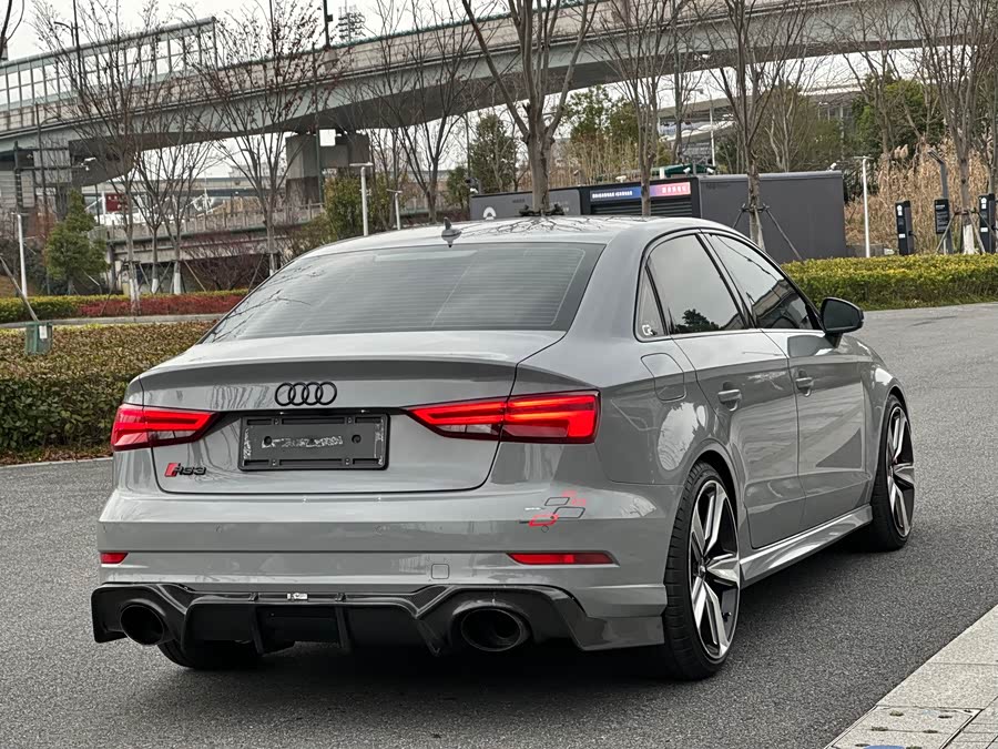 Audi RS 3 2018 immagine di auto #7