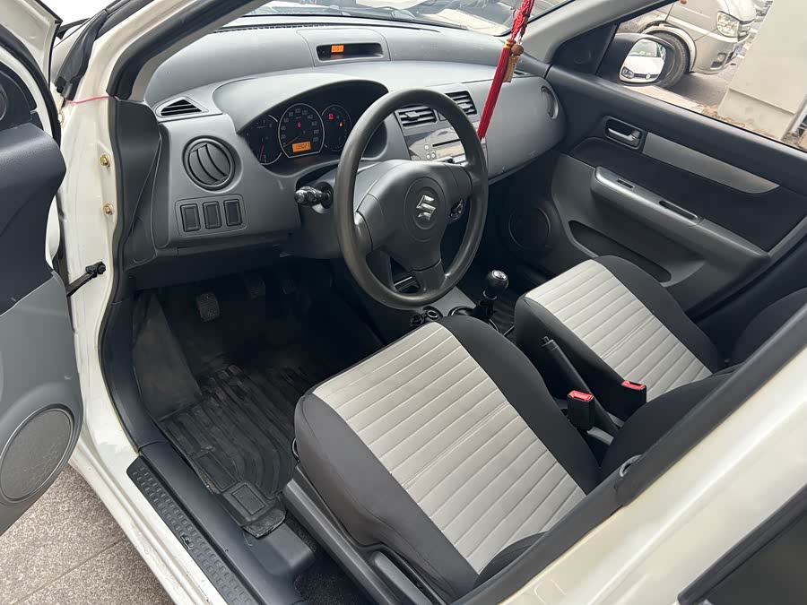 Suzuki Swift 2016 car image #7