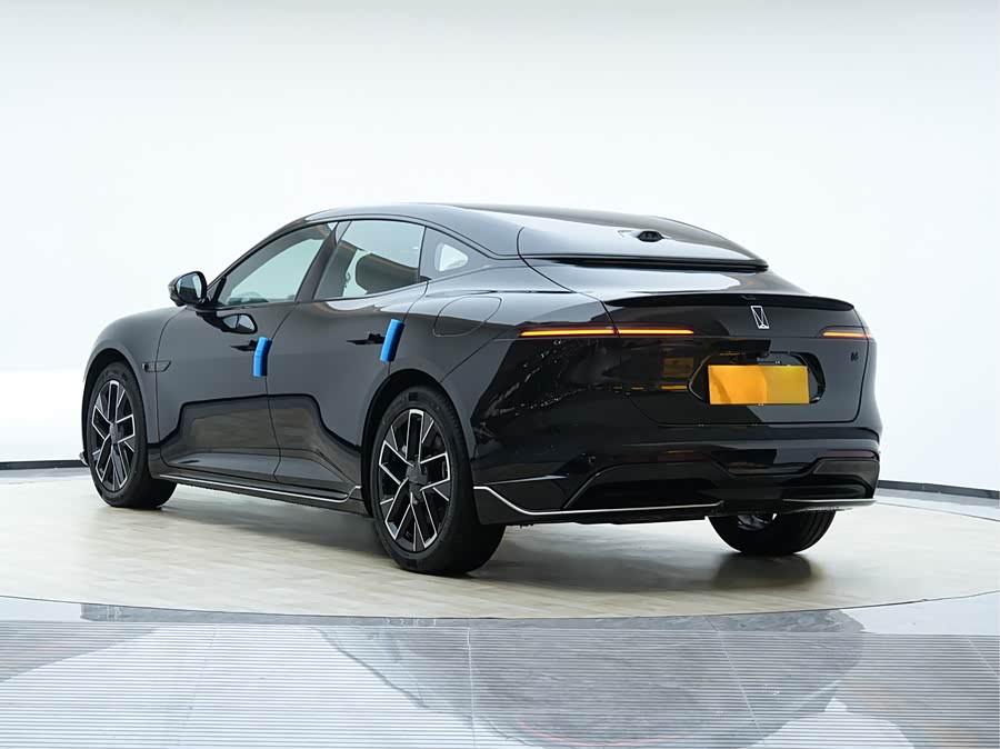 Avatr 06 2025 car image #7